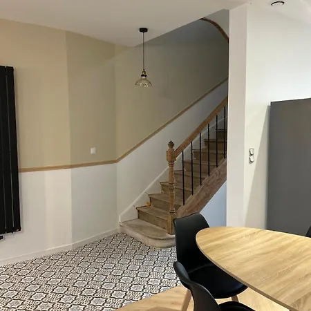 Au Papillon Des Coteaux Magenta