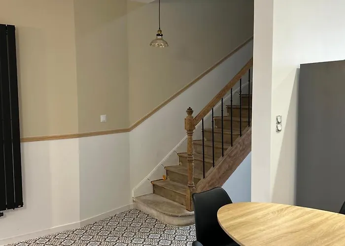 Au Papillon Des Coteaux Magenta